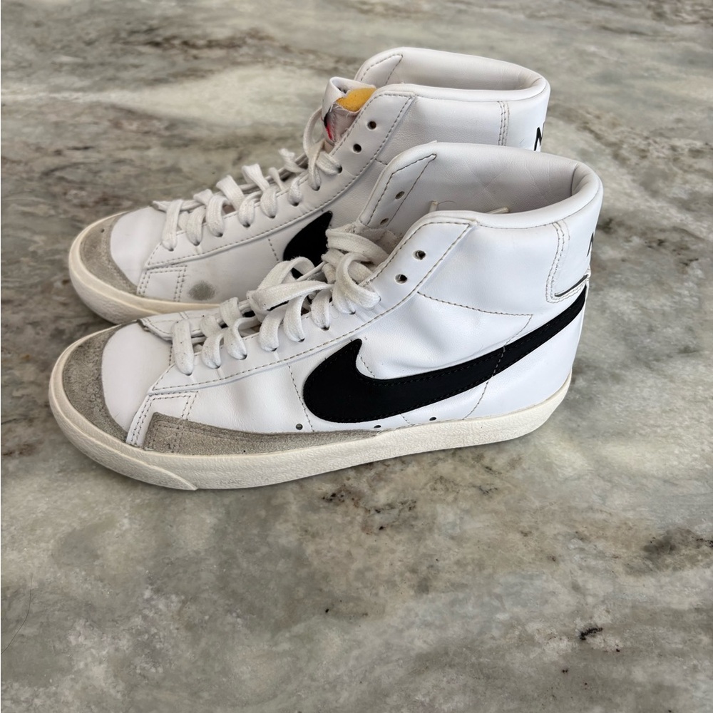 Nike Blazer Mid '77 Shoes White/Black, Size 6